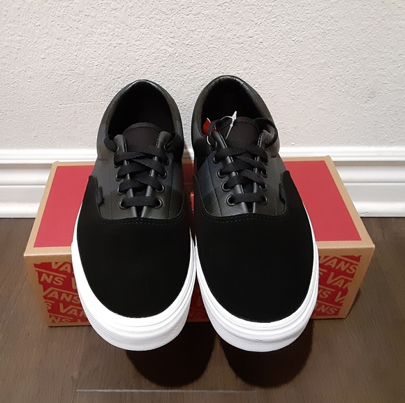 Vans - Picture 3 of 4